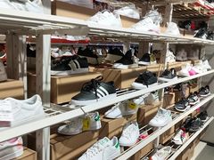 -唯品会(北京国瑞城店)