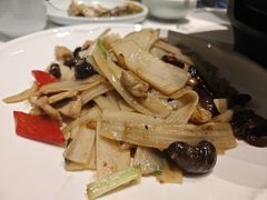 -江城小馆陕南妈妈菜·全球旅行餐厅(钟楼店)
