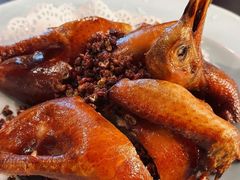 大红袍花椒脆皮乳鸽-香港祥正飯店·正宗灣仔50年海鲜老字号