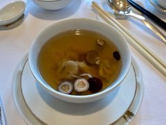 海椰皇松茸炖花菇-宝丽轩中餐厅BAOLIXUAN
