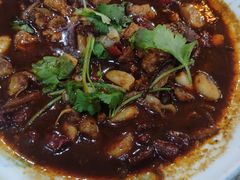 鱼籽炖鱼泡-八张桌子(老店)