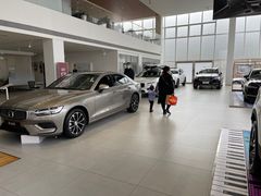 -青岛中升沃茂沃尔沃4S店(市北店)