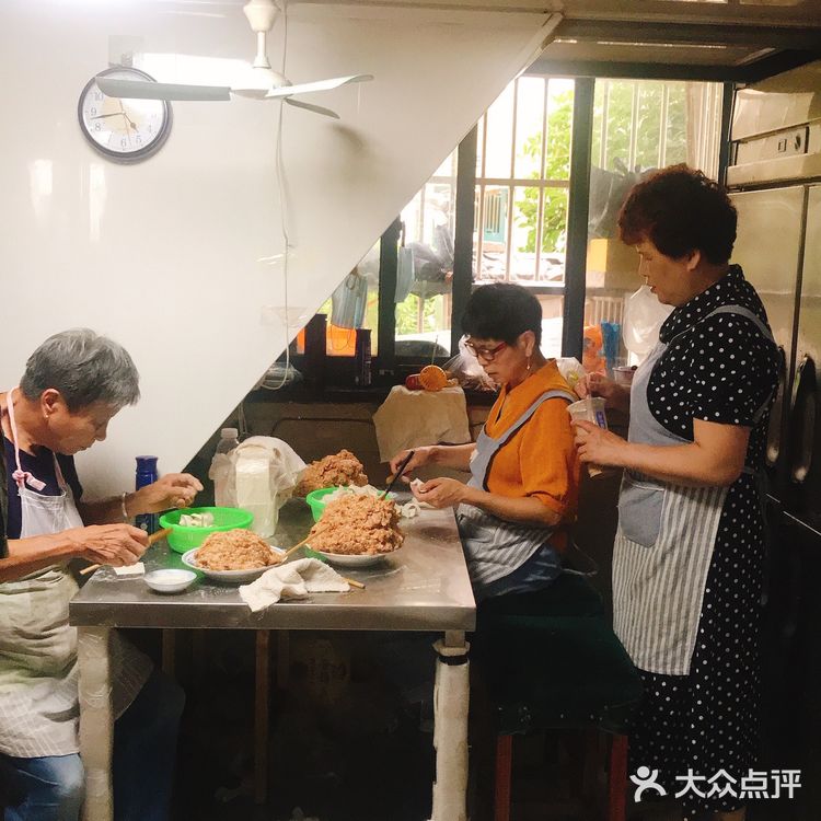 《周震馄饨》 去宜兴玩，路过了网红周震馄饨