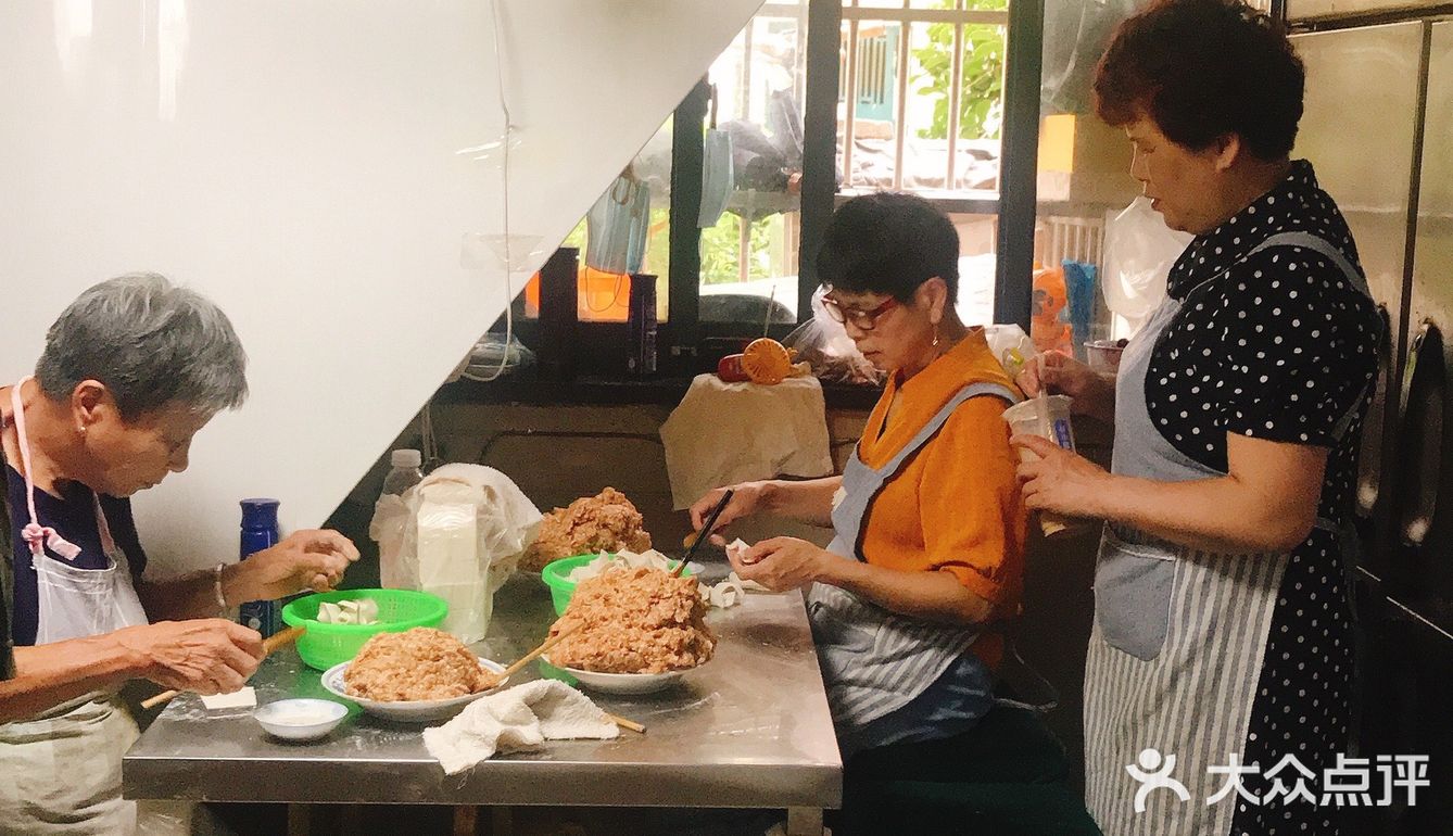 《周震馄饨》 去宜兴玩，路过了网红周震馄饨