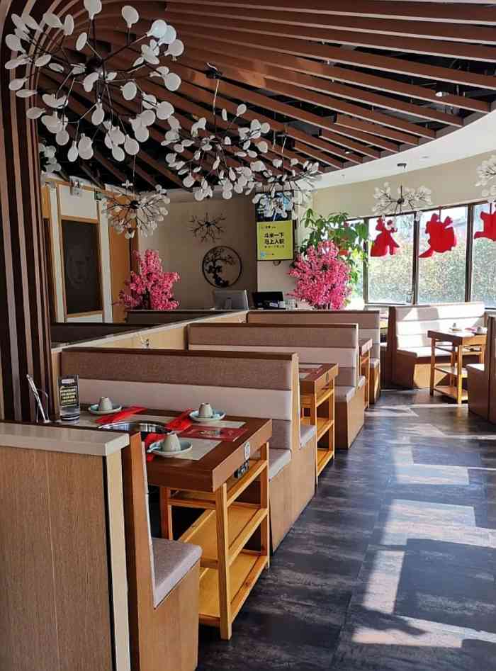 樱花渡火锅-"霸王餐赠送的抵用券.环境:因为被安排在.