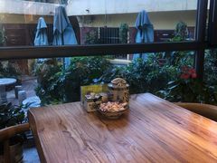 靠窗位-伊兴面片·清真(五泉山店)