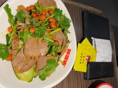 凉拌牛肉-胖哥俩肉蟹煲(湖滨银泰in77店)