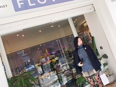 -FLOVIE FLORIST CAFE