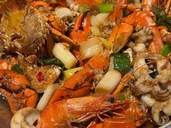 -七欣天香辣蟹火锅(闵行浦江欢乐颂店)