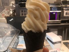 特浓牛乳王脆筒-喜茶(上海五角场万达店)