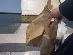 -麦当劳(深圳北站B2检票口楼上)