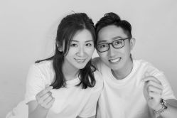 -现代经典婚纱摄影