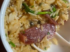 广式腊味煲仔饭-捞围鲜·港式打边炉(海阳路店)