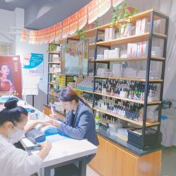 -潮店·虞妃妮轻奢美甲美睫馆