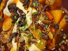 -晓彭肥肠鸡·泡椒鸡火锅(水木天地店)