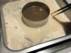 -尚尚仙·酸汤猪手·猪肚鸡火锅(华联万柳购物中心店)