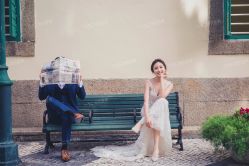 -现代经典婚纱摄影