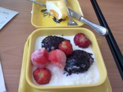 草莓黑糯米甜甜+芒果班戟-满记甜品(无锡八佰伴店)