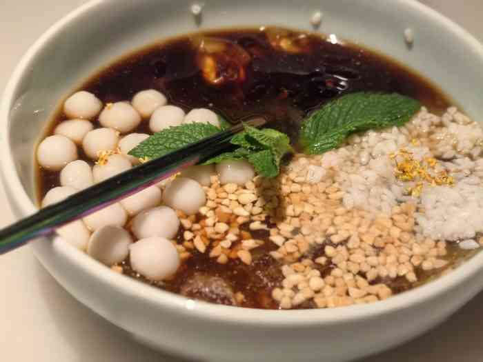 绿茶餐厅(江阴八佰伴南门店)-"[薄荷]环境:门口就闻到了香香的绿茶味.