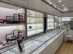 -翰佐蔡司小乐圆·依视路星趣控·暴龙眼镜折扣店