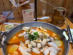 -老滇山寨•云南特色菜•地方菜•民族风情歌舞表演(金碧店)