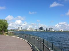 -上海滴水湖皇冠假日酒店