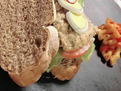 -HIGH FIVE哈福手工汉堡(桂林路店)