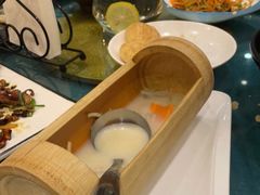 -香巴拉云南餐厅(华莱坞店)