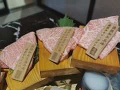 -山川小町·极番烧肉(新地假日广场店)