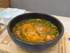 -花馬肆.云南过桥米线(汉神购物广场现场熬汤店)