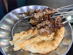 -烤肉小伙烤肉店