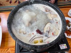 特色手掌参炖鸡-鲁朗边巴次仁农家石锅