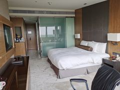 -上海滴水湖皇冠假日酒店