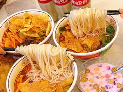 -弘束束柳州深巷螺蛳粉(珠江路店)