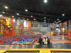 -极限Jump蹦床·新潮玩运动世界·室内乐园·团建·派对中心