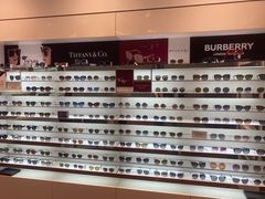 -LensCrafters亮视点·OAKLEY精选(静安嘉里中心店)