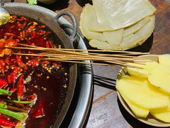 -四小区火锅·巷子里的重庆火锅(花照壁店)
