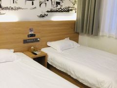 -五号文艺酒店(拙政园苏博地铁站店)