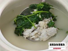 豆腐杂鱼汤-128海鲜餐厅