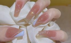 -雪奈传统美甲美睫