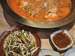 -野山舂·贵州现舂酸汤牛肉(东山店)