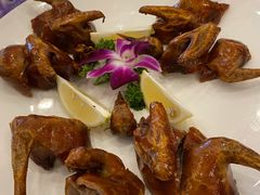 生炸乳鸽-名苑皇宫酒家(来魅力壁画村店)