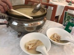 鸡煲鱼翅-鹿鸣春