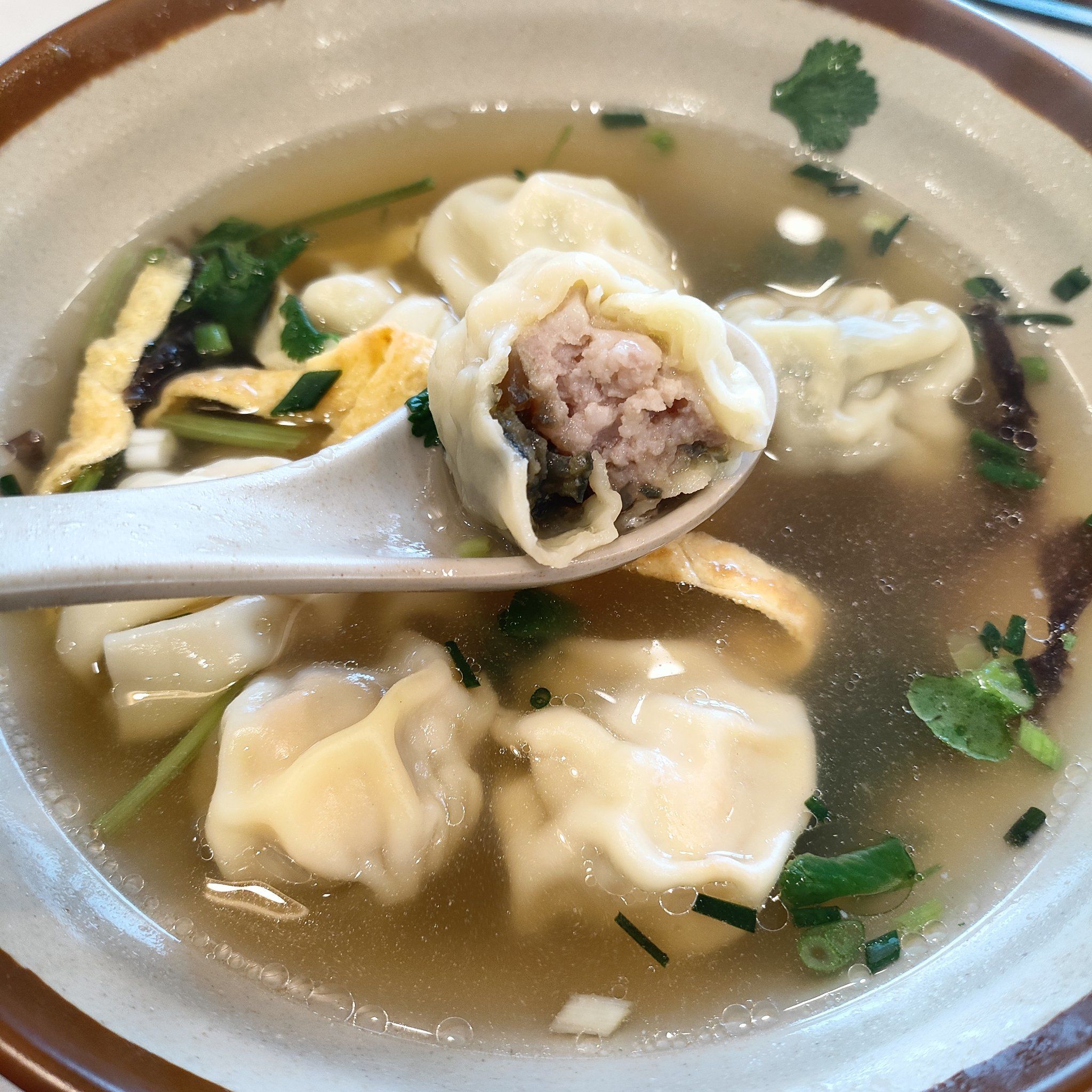 第一次吃皮蛋鲜肉馄饨,特别的味道❗