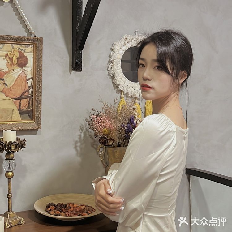 喝一杯曲院风荷，弹一首西湖美景