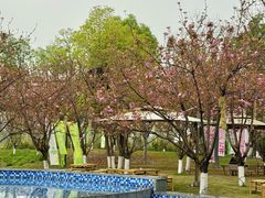 -茅草房·河畔园林火锅