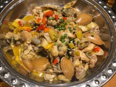 -丹江口渔村·湘味厨房(桃园店)