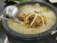 菌菇锅-鲁朗纳麦石锅鸡庄园