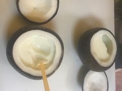 -志龙皇冠吃货椰子铺