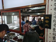 -裕新楼粉面馆·石磨手工粉(四方坪店)